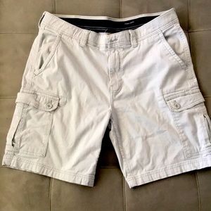 Mens size 38 St. John’s Bay cargo shorts.